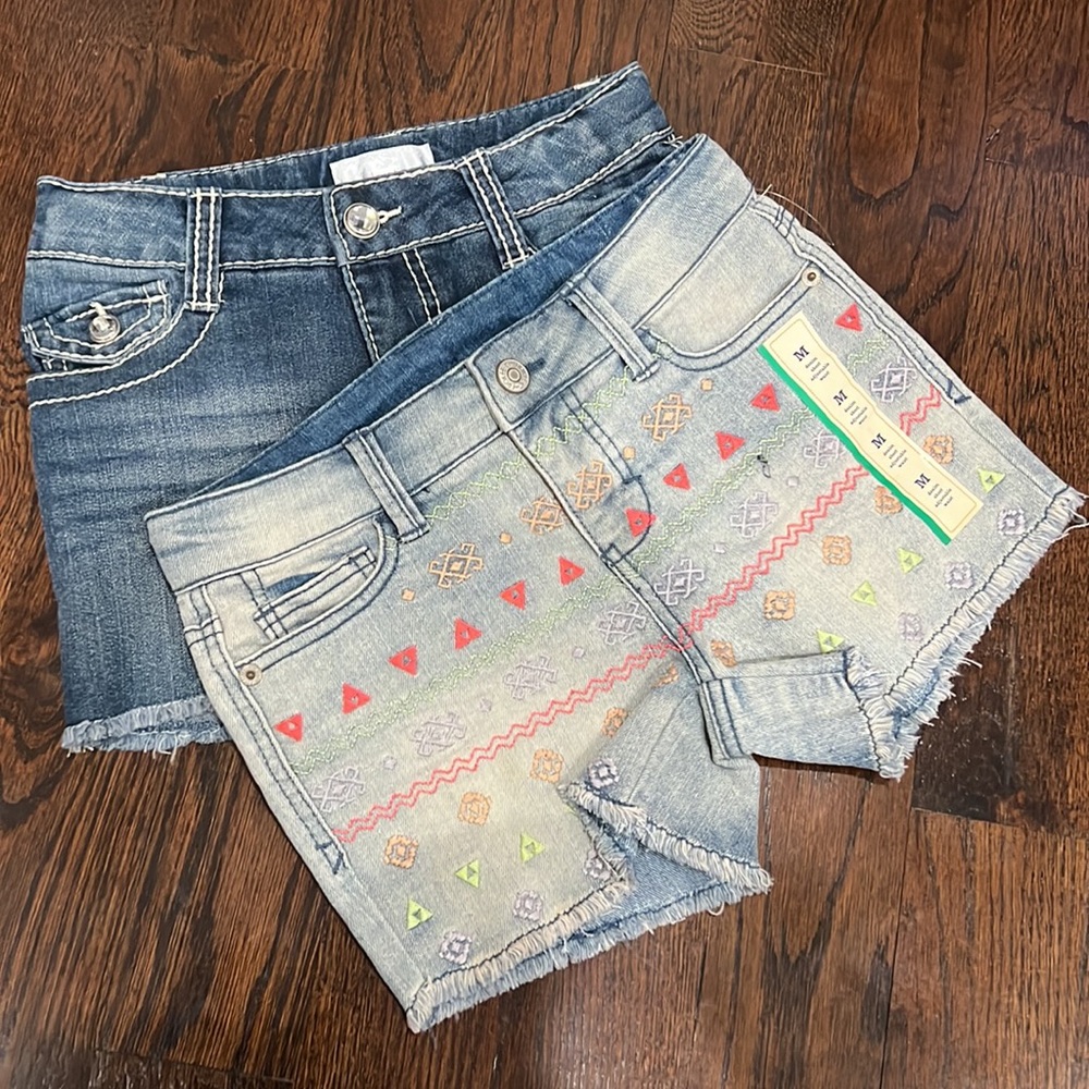 NWOT 2 Pairs of girls Denim Shorts Target Sz M 7/8 Cherokee Xhileration Z468-16